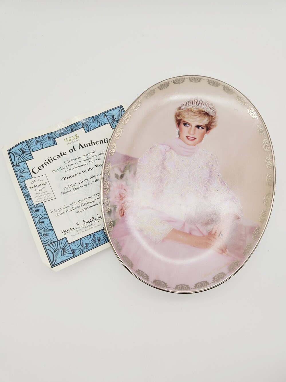 VINTAGE | 1998 Bradford Exchange #453B "Princess To The World" porcelain plate